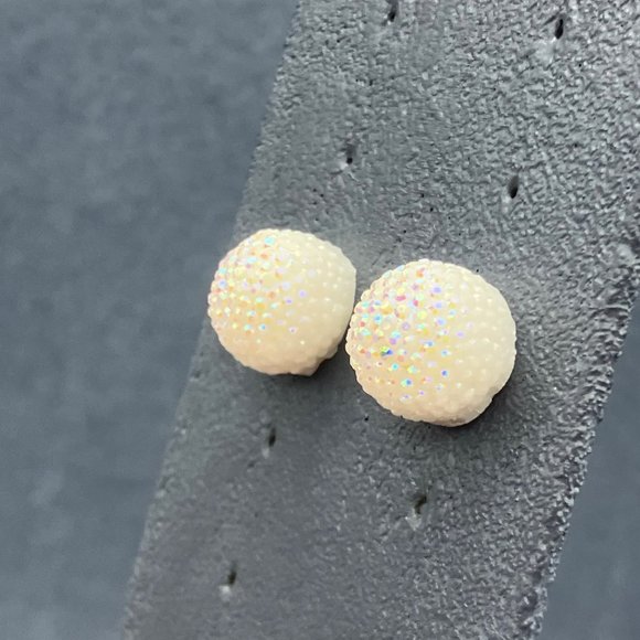 Pierced Earrings White Textured Ball Iridescent Sparkle Party Bling Glam - Picture 3 of 4